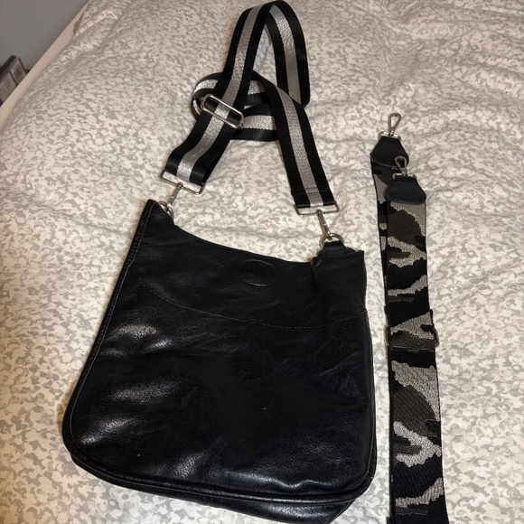 Ah Dorned black Vegan leather messenger bag - Picture 1 of 1